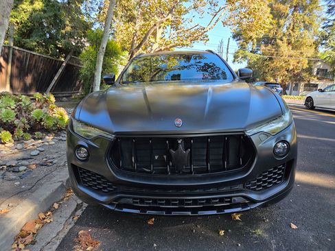 Used 2017 Maserati Levante S AWD/4WD image 4