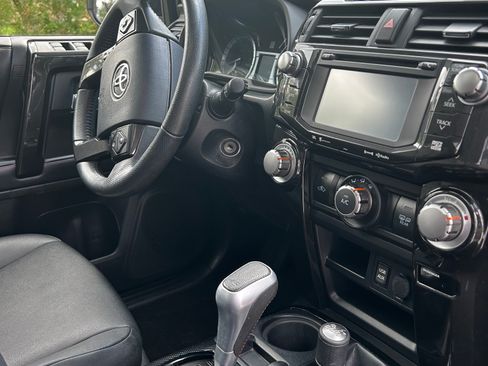 Used 2019 Toyota 4Runner TRD Off-Road Premium image 11