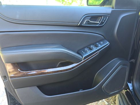 Used 2019 Chevrolet Tahoe LS w/ Max Trailering Package image 8