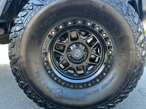 Used 2019 Jeep Wrangler Unlimited Sahara image 27