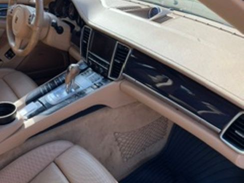 Used 2016 Porsche Panamera image 5