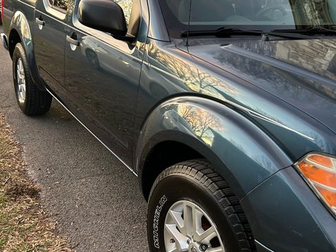 Used 2014 Nissan Frontier SV w/ SV Value Truck Package image 4