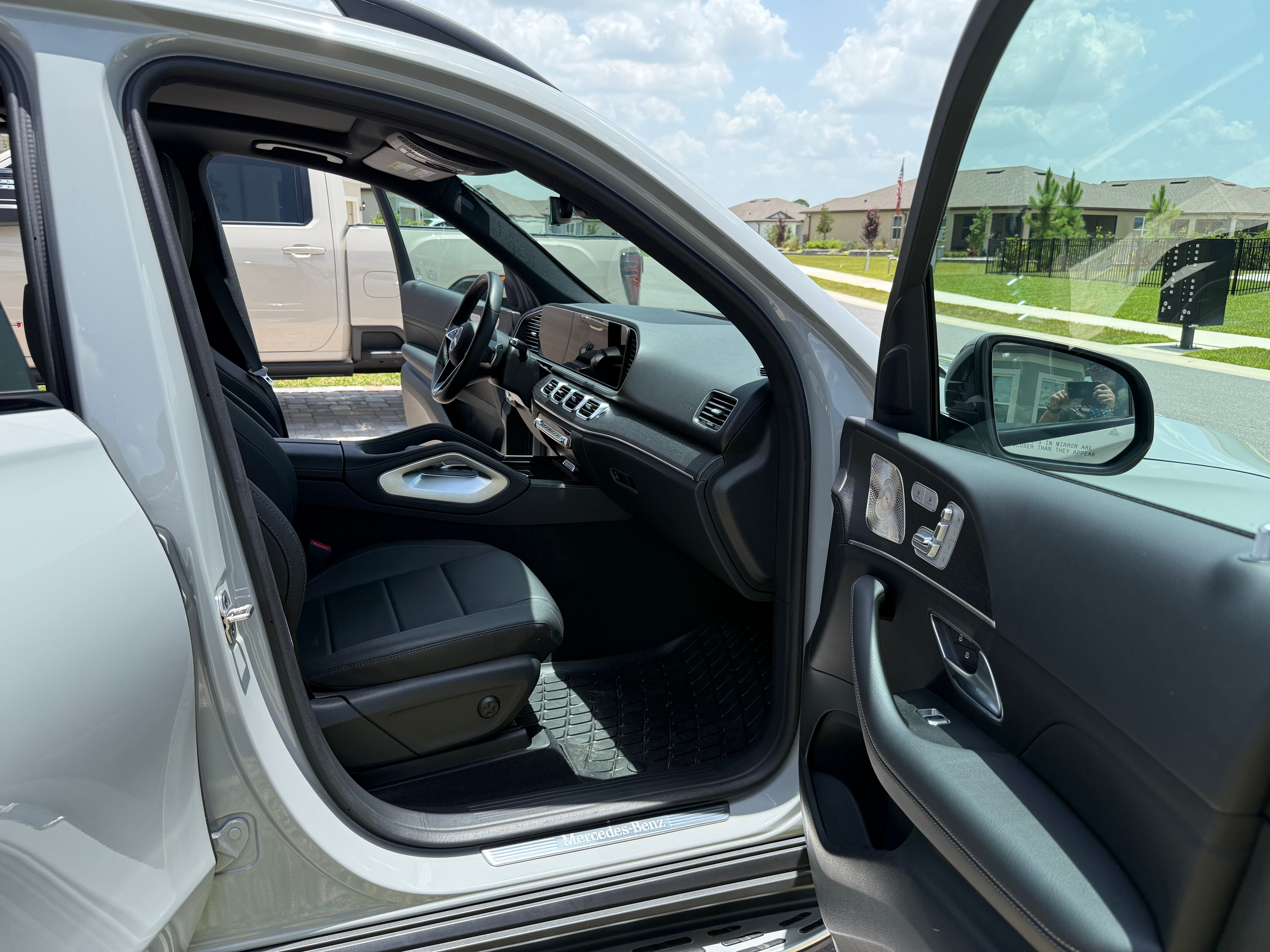 Used 2025 Mercedes-Benz GLE 450e 4MATIC image 25