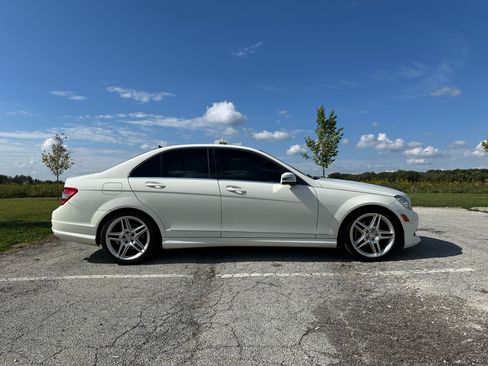 Used 2011 Mercedes-Benz C 300 Sedan image 8