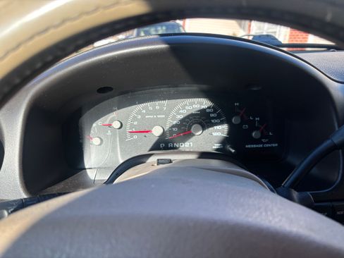 Used 2004 Ford Expedition Eddie Bauer image 9