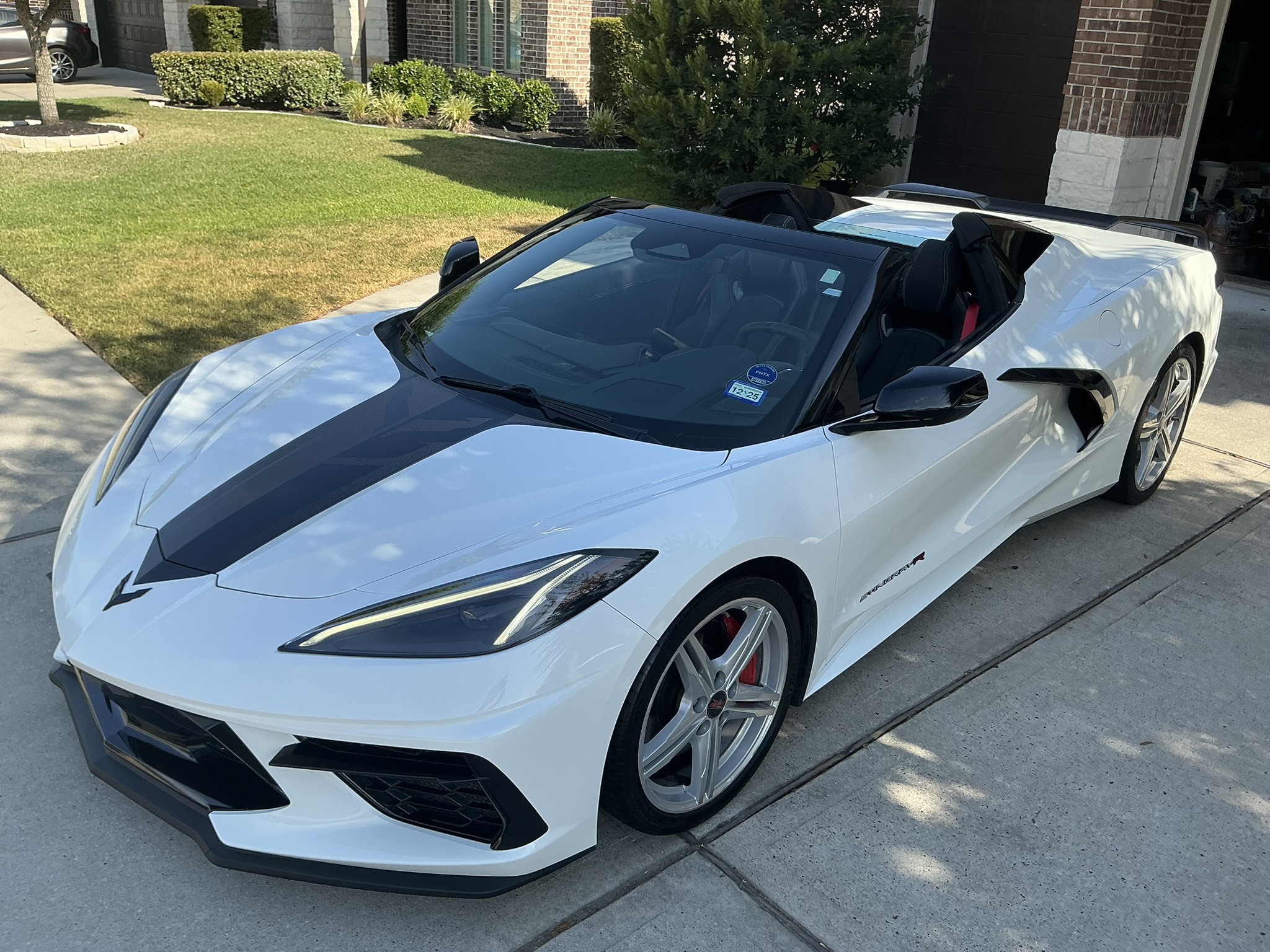 Used 2024 Chevrolet Corvette Stingray Convertible w/ Z51 Performance Package RWD image 12