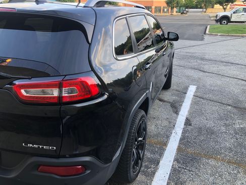 Used 2014 Jeep Cherokee Limited w/ Technology Group AWD/4WD image 6