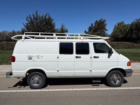 Used 2002 Dodge B2500 RWD image 5
