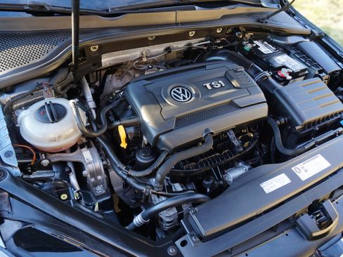 Used 2016 Volkswagen Golf S image 12