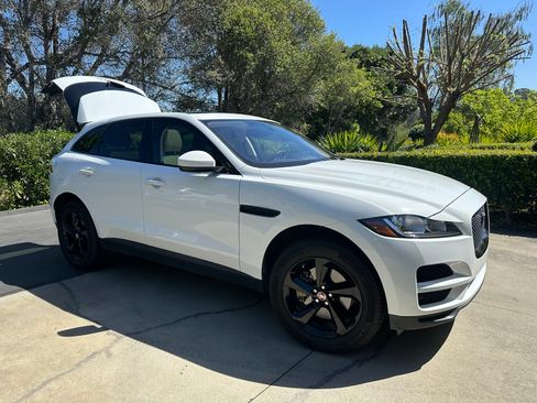 Used 2017 Jaguar F-PACE Premium image 4