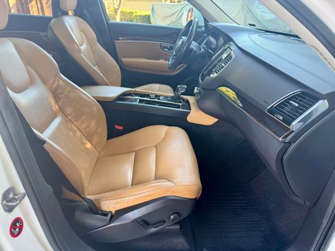 Used 2016 Volvo XC90 T6 Momentum image 13