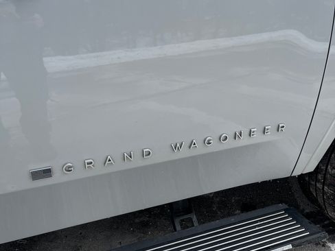 Used 2023 Jeep Grand Wagoneer Series II image 23