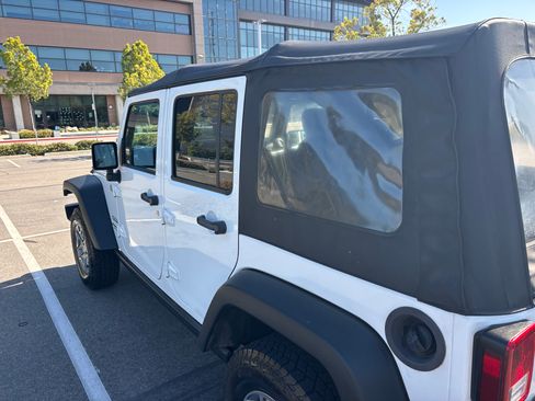 Used 2015 Jeep Wrangler Unlimited Sport AWD/4WD image 4