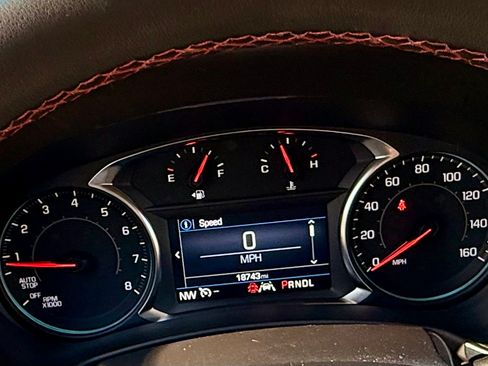 Used 2024 Chevrolet Equinox RS image 2