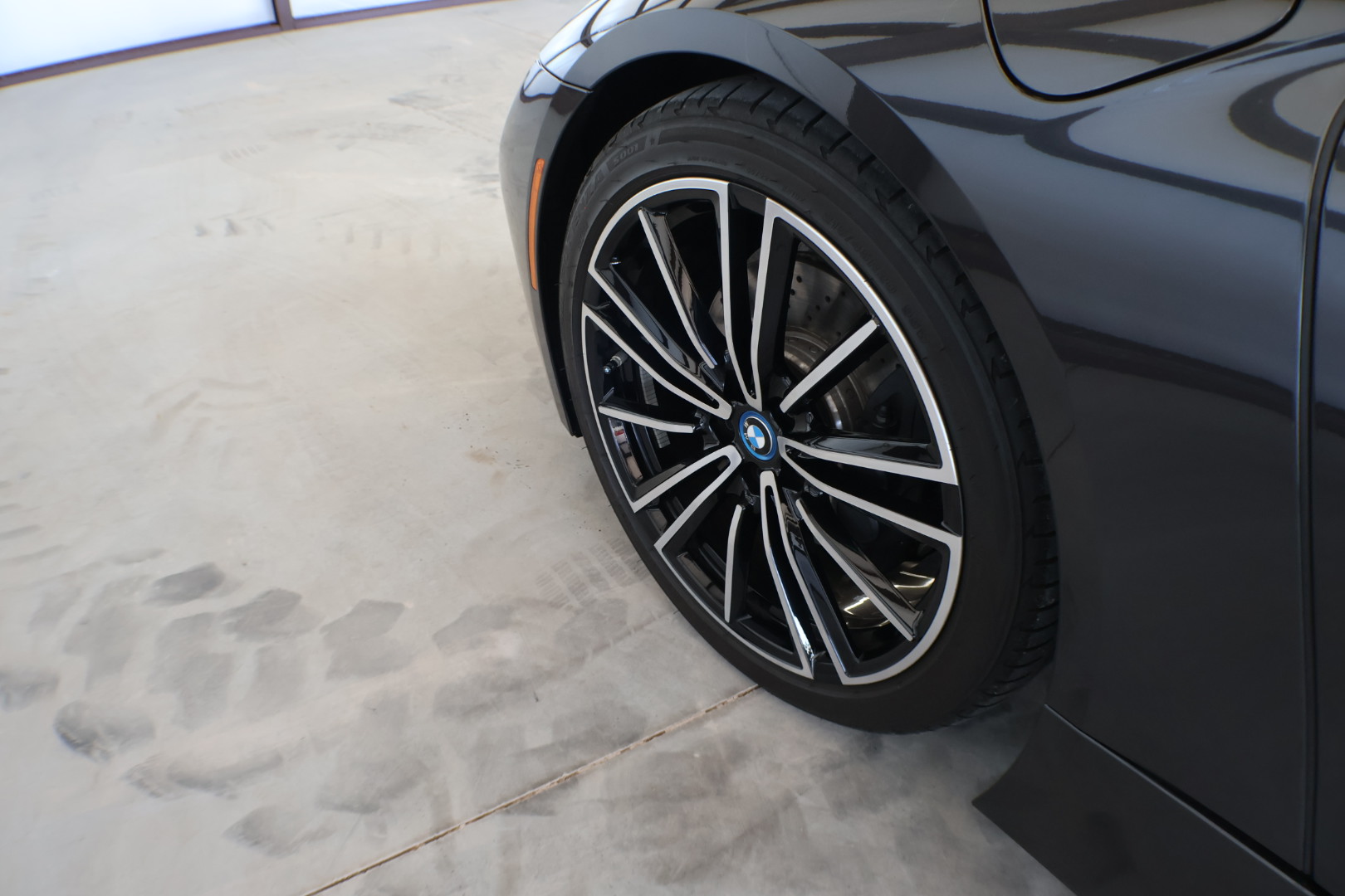Used 2020 BMW i8 Coupe AWD/4WD image 23