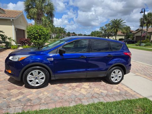 Used 2016 Ford Escape S image 2