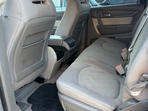 Used 2013 GMC Acadia SLE image 11