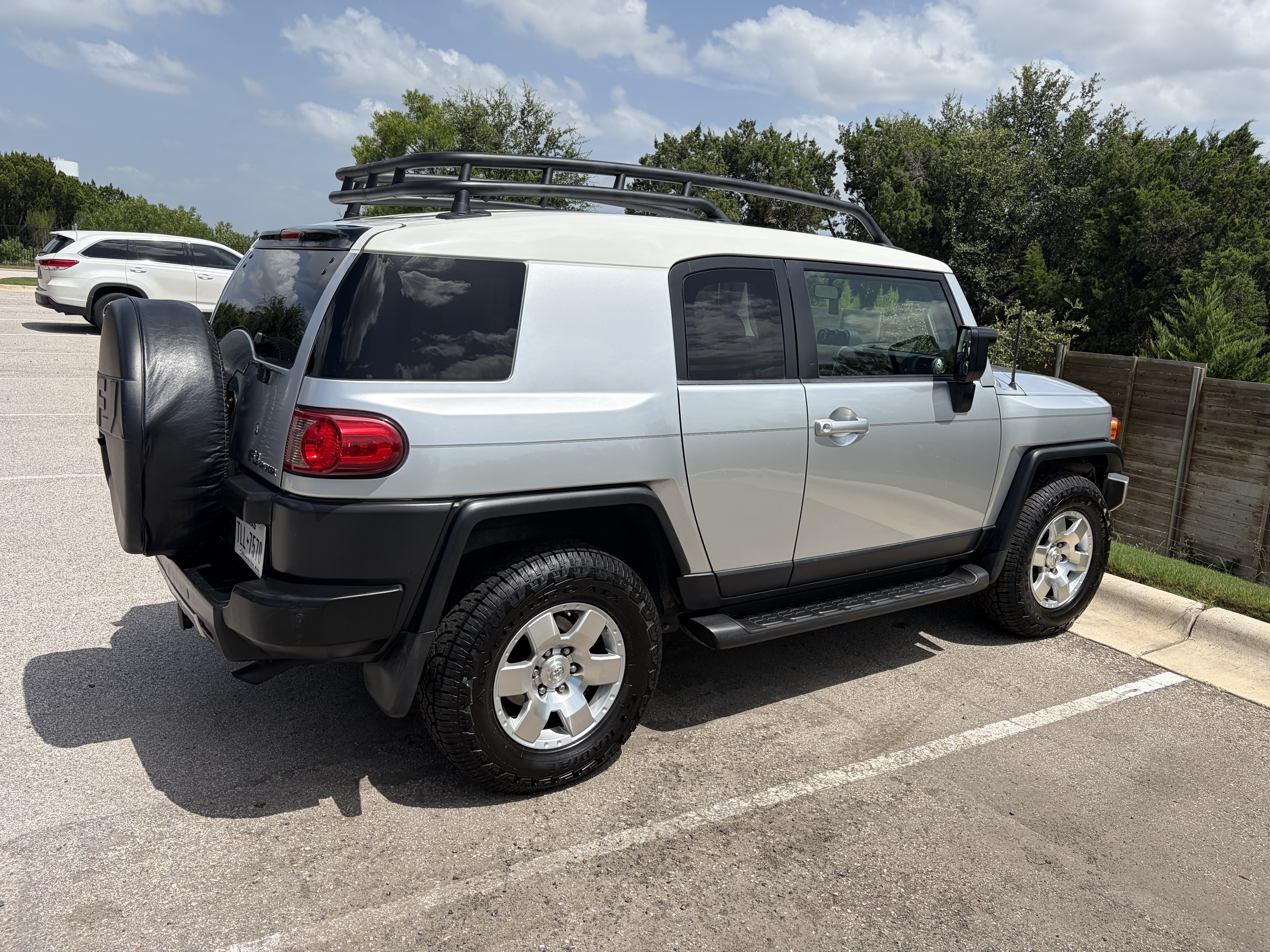 Used 2008 Toyota FJ Cruiser 4WD image 2