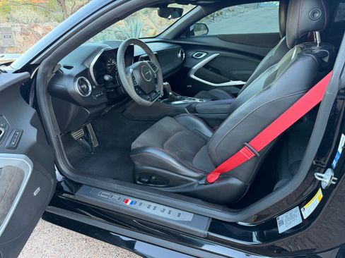 Used 2019 Chevrolet Camaro ZL1 image 10