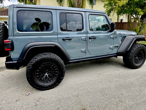 Used 2024 Jeep Wrangler Unlimited Sport AWD/4WD image 9