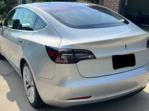 Used 2018 Tesla Model 3 Long Range image 9
