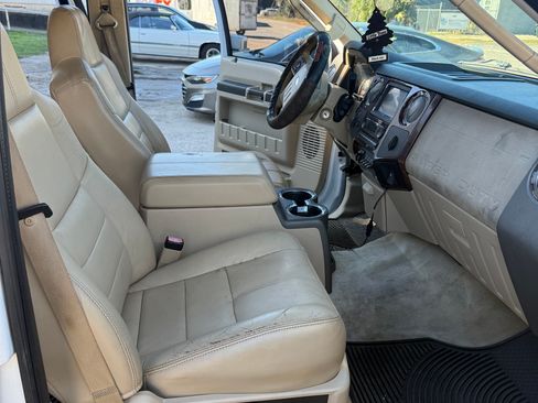 Used 2008 Ford F250 Lariat image 8