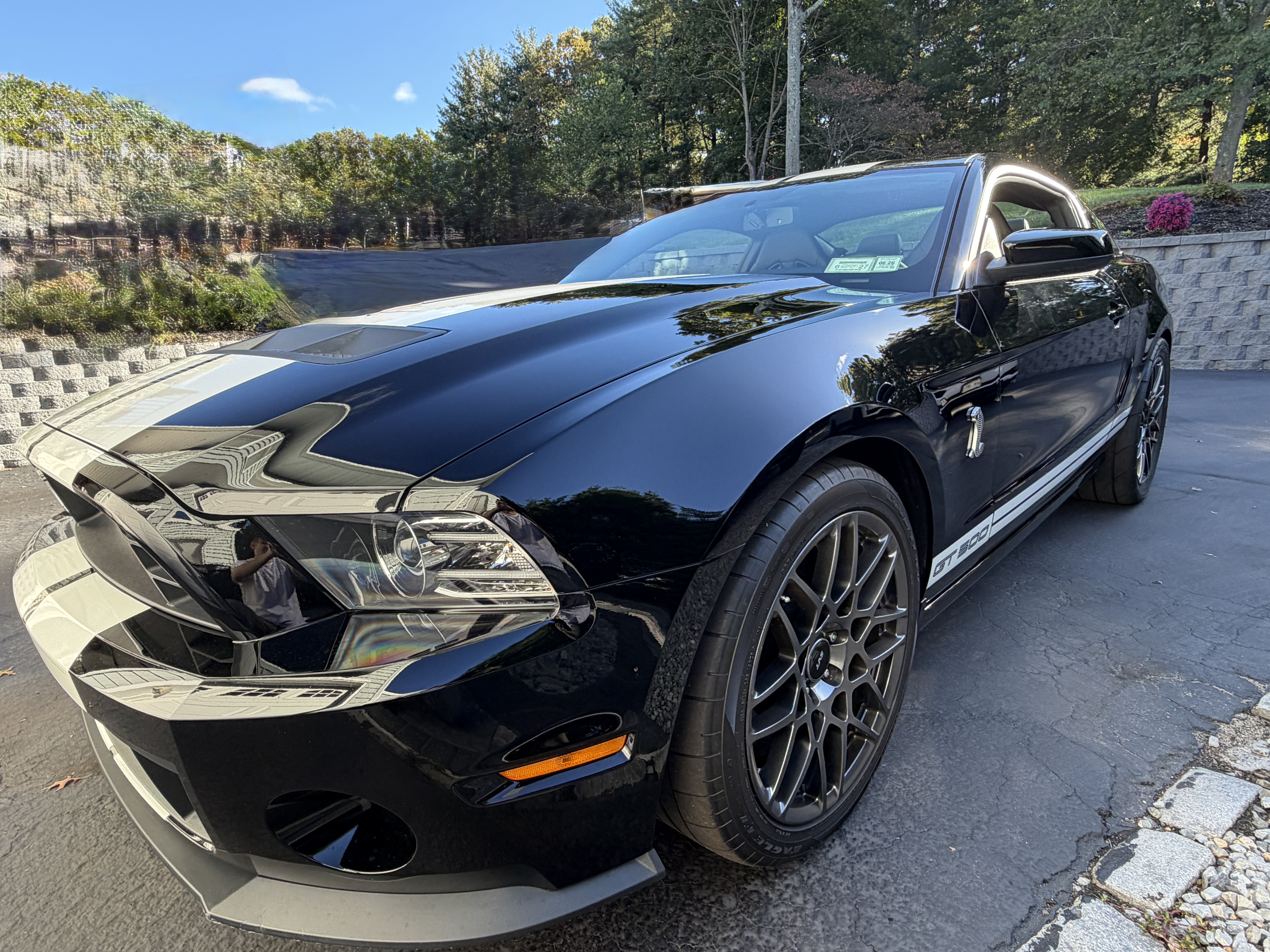 Used 2014 Ford Mustang Shelby GT500 w/ Equipment Group 821A RWD image 1