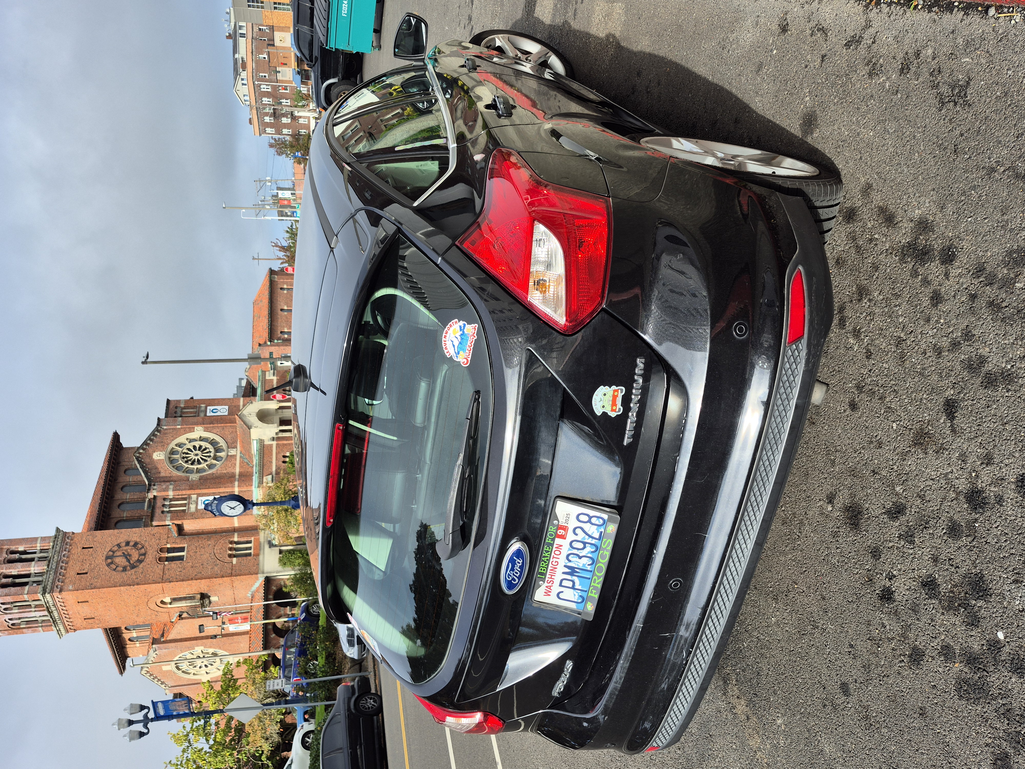 Used 2012 Ford Focus Titanium FWD image 5
