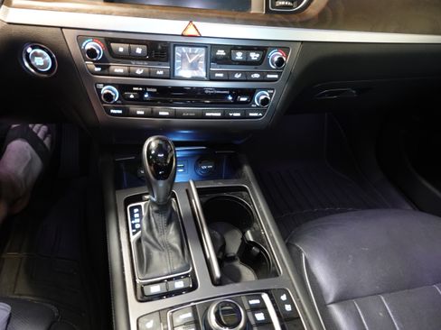 Used 2015 Hyundai Genesis 3.8 w/ Option Group 04 image 19