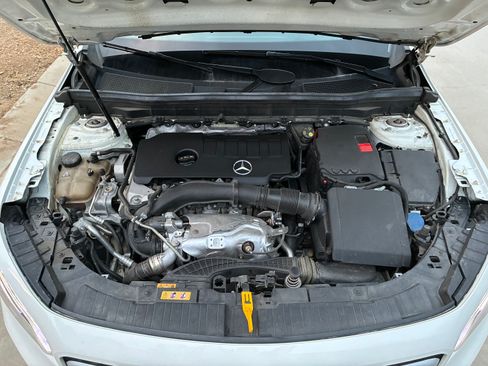 Used 2021 Mercedes-Benz GLB 250 image 10