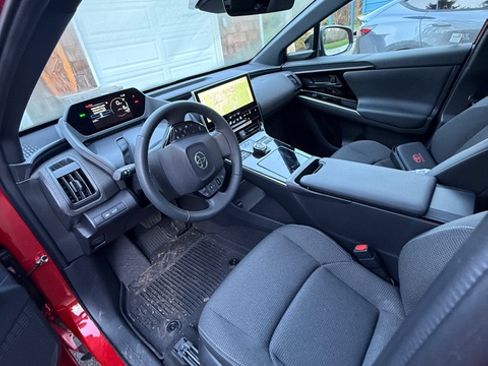 Used 2025 Toyota bZ4X FWD image 6