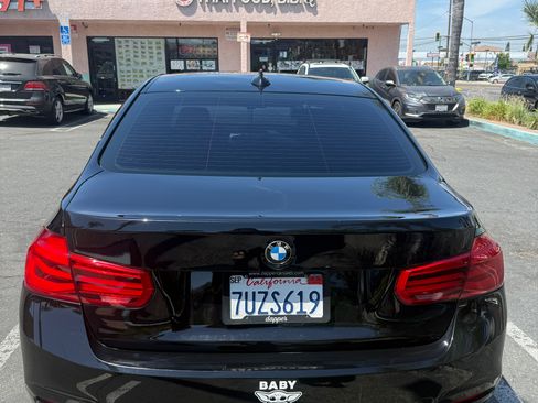Used 2016 BMW 320i Sedan RWD image 4