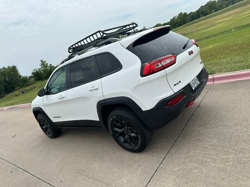 Used 2016 Jeep Cherokee Trailhawk w/ Leather Interior Group AWD/4WD image 5