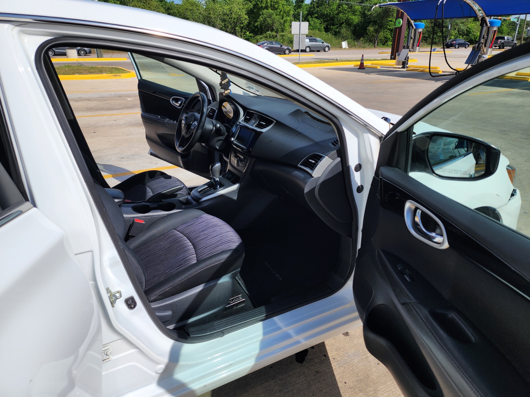 Used 2019 Nissan Sentra SV FWD image 9