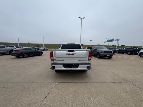 Used 2020 GMC Sierra 1500 Elevation w/ Elevation Value Package image 11