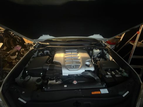 Used 2017 Toyota Land Cruiser image 23