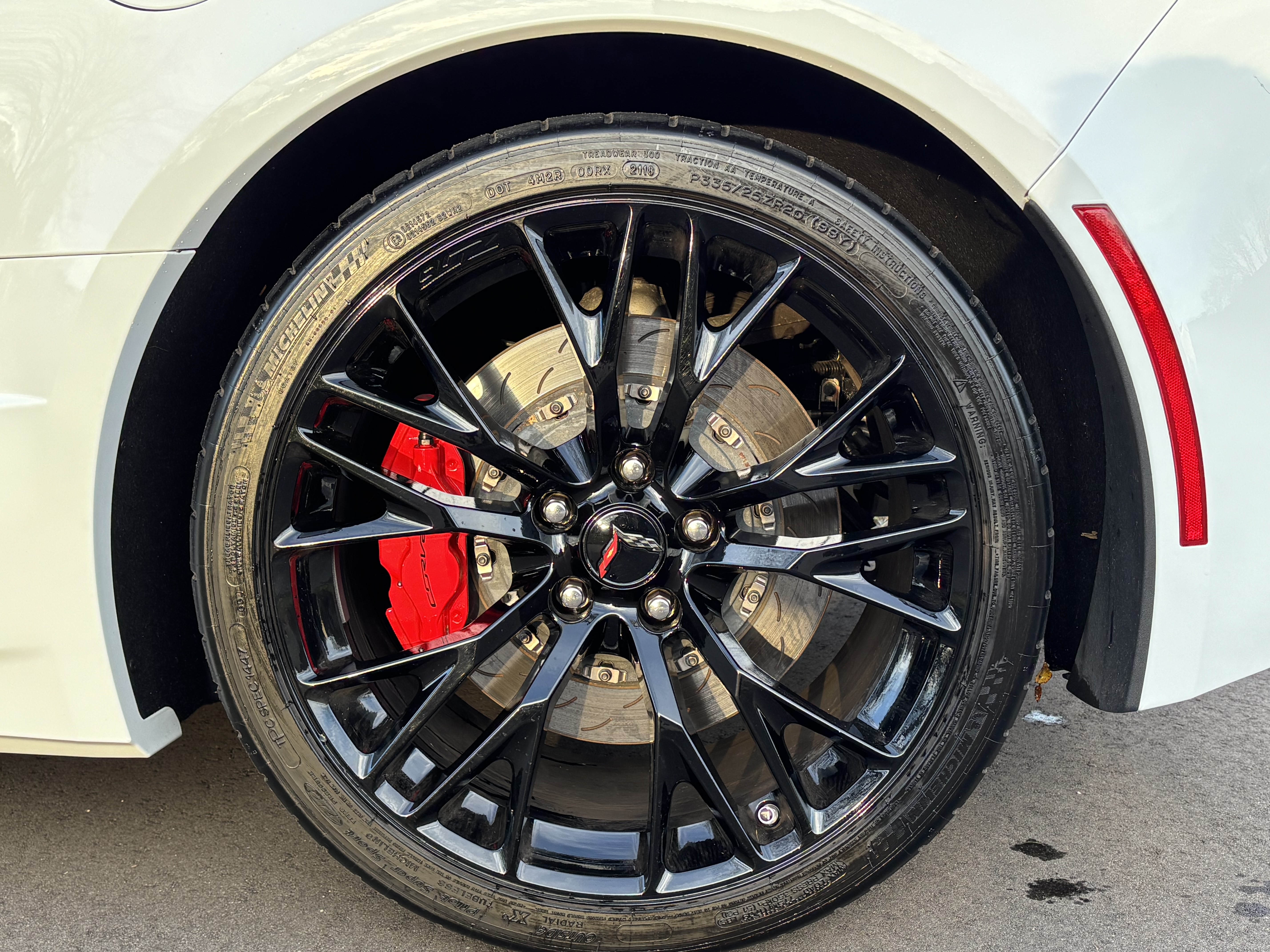 Used 2019 Chevrolet Corvette Z06 RWD image 16