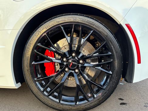 Used 2019 Chevrolet Corvette Z06 image 16