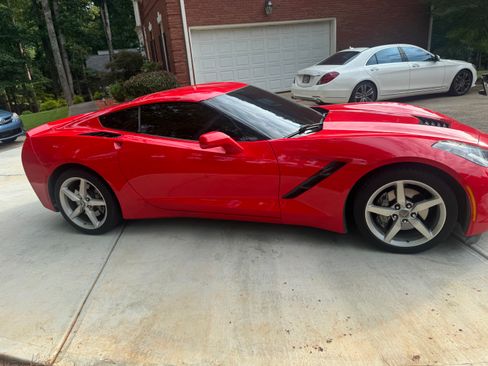 Used 2015 Chevrolet Corvette Stingray Coupe RWD image 2