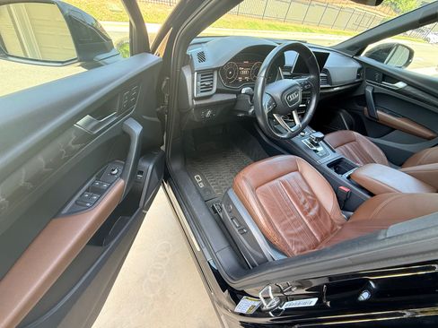 Used 2018 Audi Q5 2.0T Premium Plus w/ Premium Plus Package AWD/4WD image 1