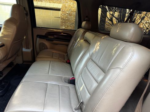Used 2005 Ford Excursion Limited image 12