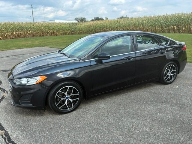 Used 2020 Ford Fusion SE FWD image 1