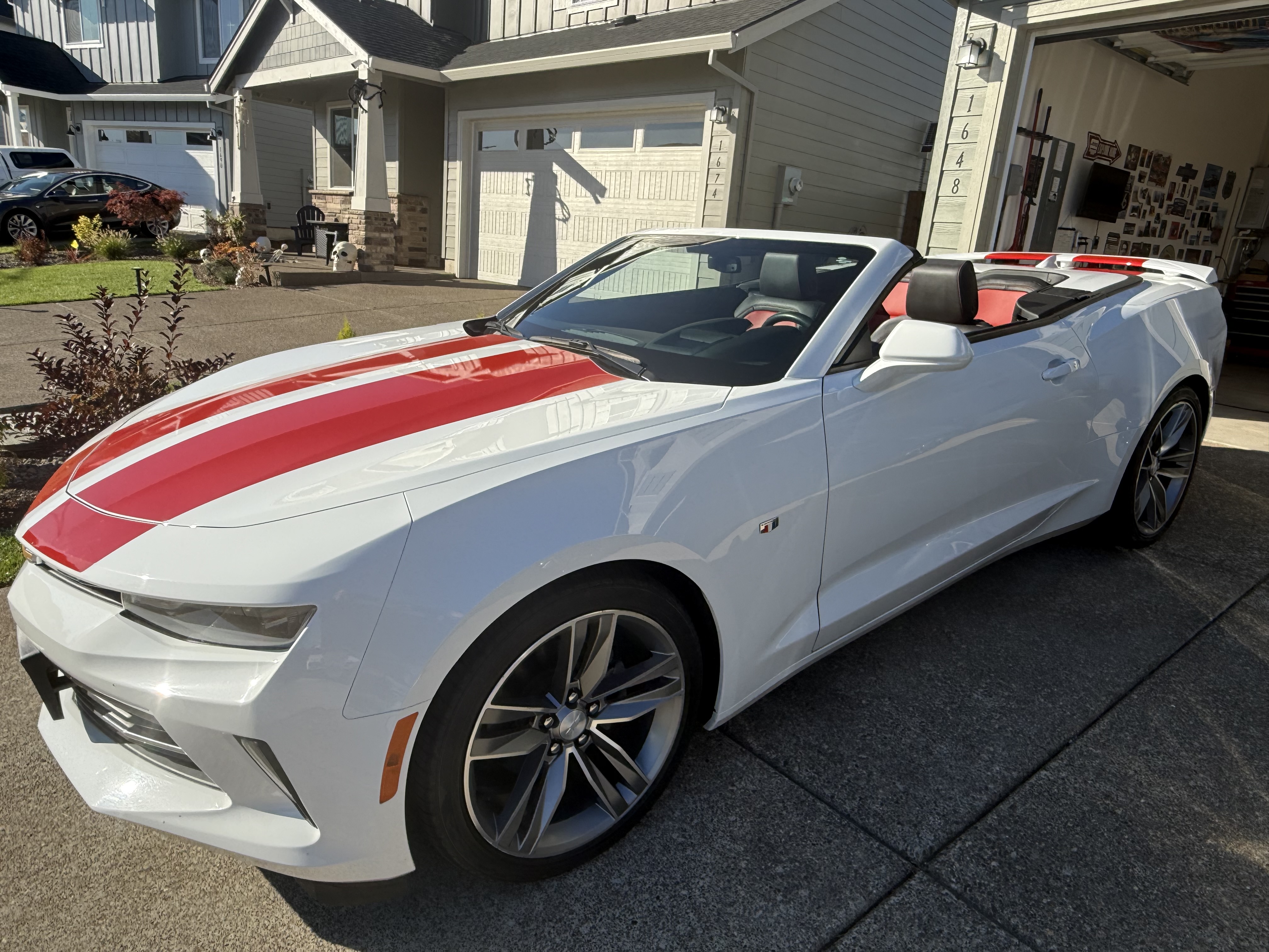 Used 2017 Chevrolet Camaro LT RWD image 1