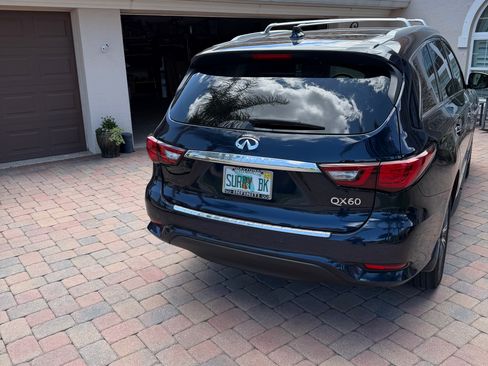 Used 2019 INFINITI QX60 Luxe w/ Sensory Package FWD image 5