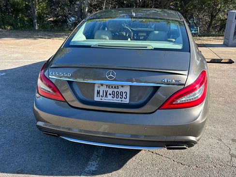 Used 2012 Mercedes-Benz CLS 550 4MATIC image 2