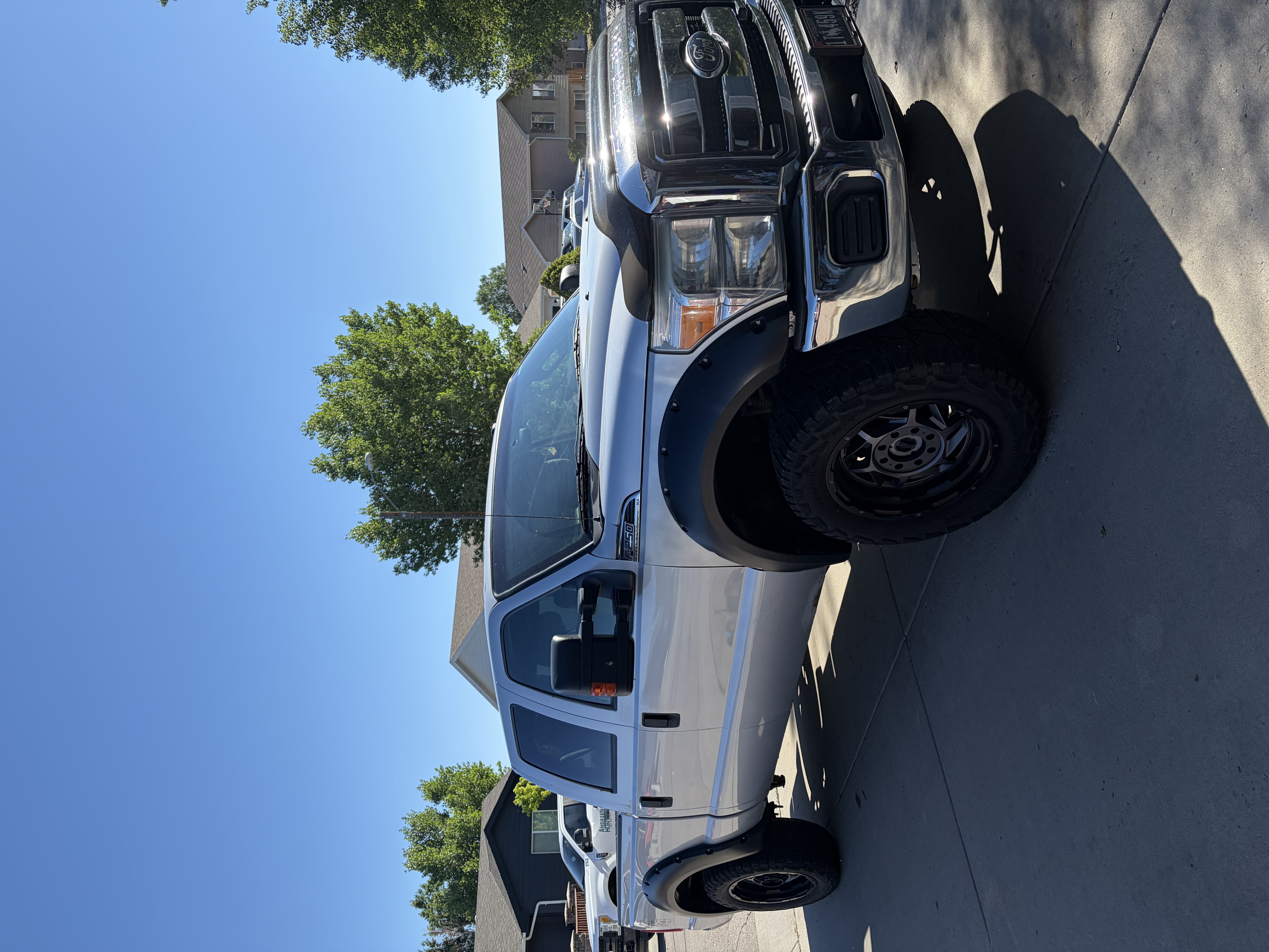 Used 2011 Ford F250 XLT AWD/4WD image 2