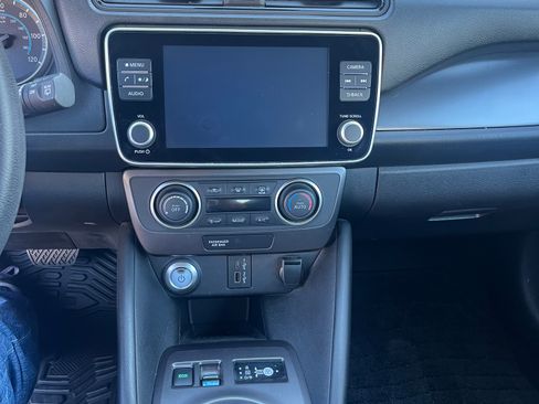 Used 2021 Nissan Leaf S w/ S Charge Package image 4