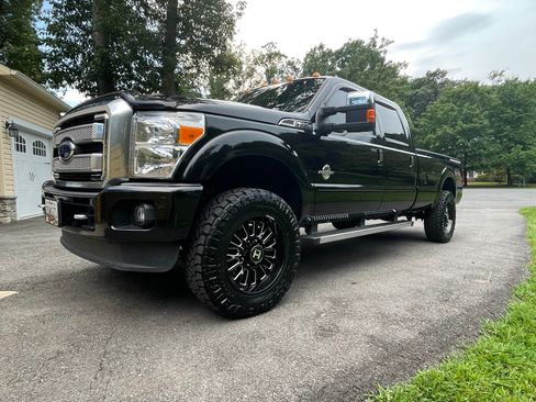 Used 2015 Ford F350 Platinum image 2