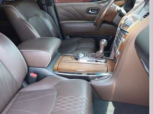 Used 2017 INFINITI QX80 Limited image 11