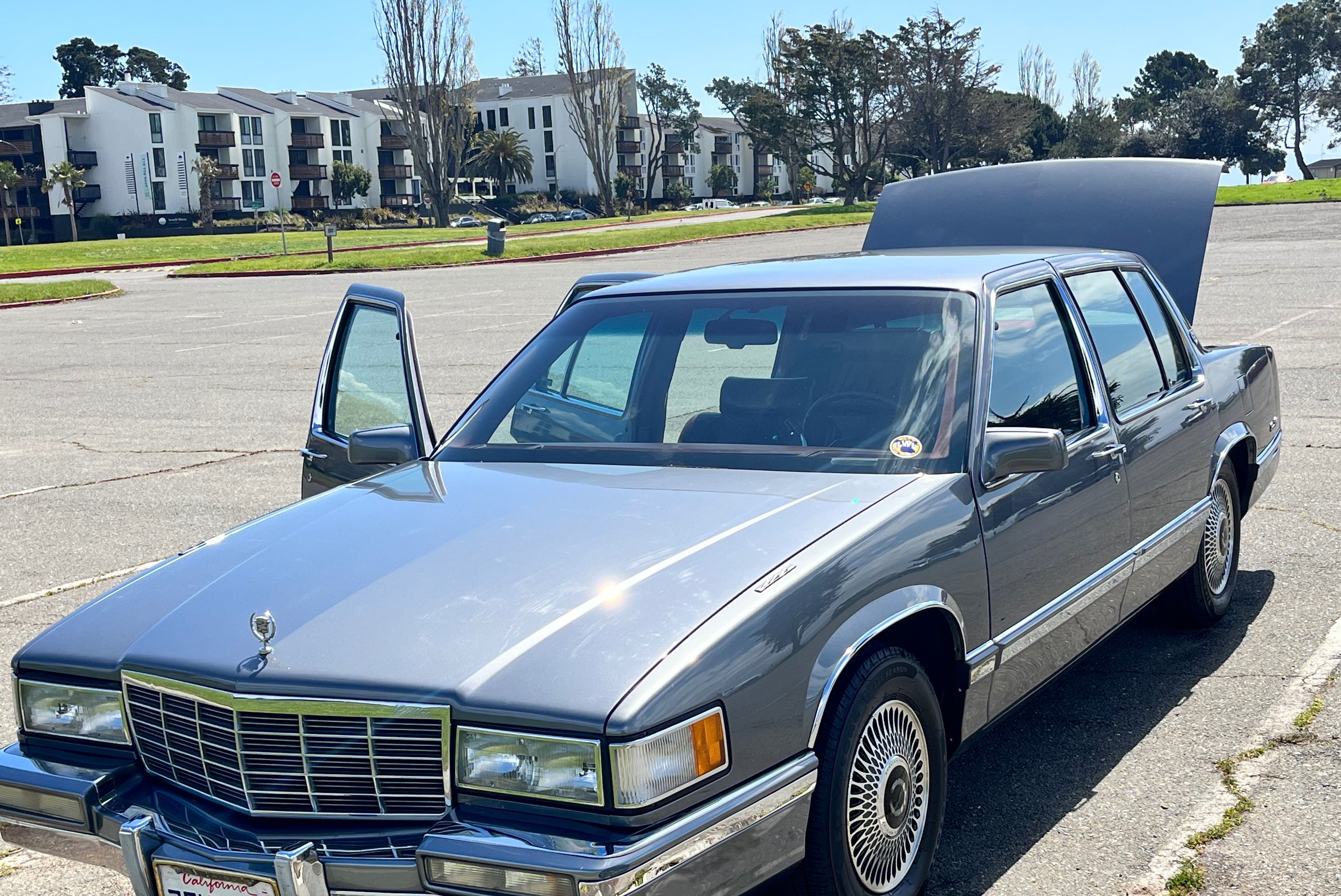 Used 1992 Cadillac De Ville Sedan FWD image 1